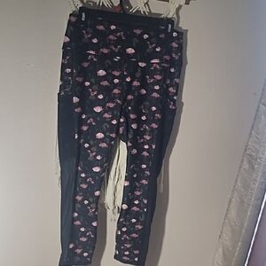 Guru Active Charming Floral Women Leggings - Black and Pink